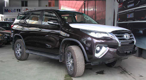 toyota fortuner 2017 ban trung dong dau tien ve viet nam