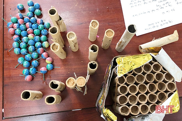 Bắt quả tang 12 đối tượng nổ pháo trong đêm 29 tết