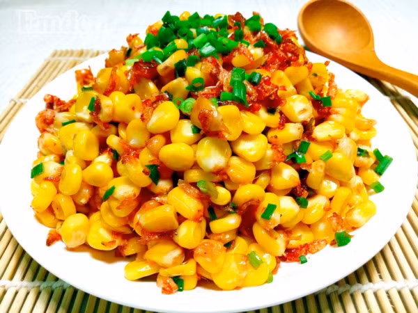 Tết ngán giò chả thì làm ngô ngọt xào tép khô thơm lừng đổi bữa