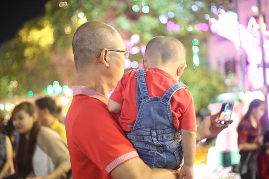 Tết mà, vui thôi, đừng vui quá!