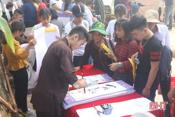 Nô nức lễ hội chùa Hương Tích ngày đầu năm mới