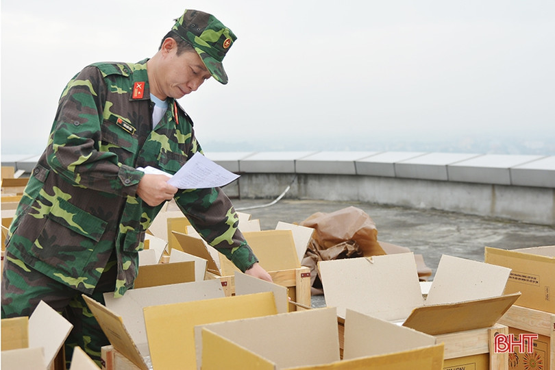 Cận cảnh 90 giàn pháo hoa tại TP Hà Tĩnh trước giờ khai hỏa