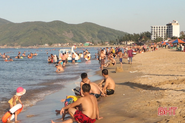 Hơn 13 vạn lượt du khách đến Hà Tĩnh du xuân Kỷ Hợi