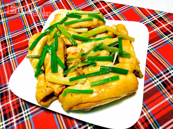 Gà hấp hành ngọt nước thơm lừng mà chẳng bị ngán