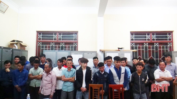 Trong 3 giờ, bắt 37 đối tượng đốt pháo ở Lộc Hà