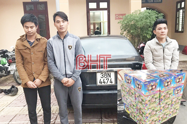 Củng cố hồ sơ để xử lý các đối tượng đốt pháo trên đường mòn Hồ Chí Minh, QL 15A