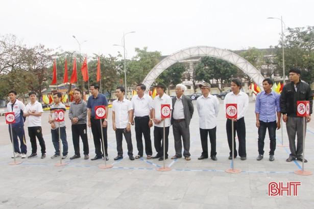 Về Hà Tĩnh, xem đánh cờ thẻ mừng xuân Kỷ Hợi