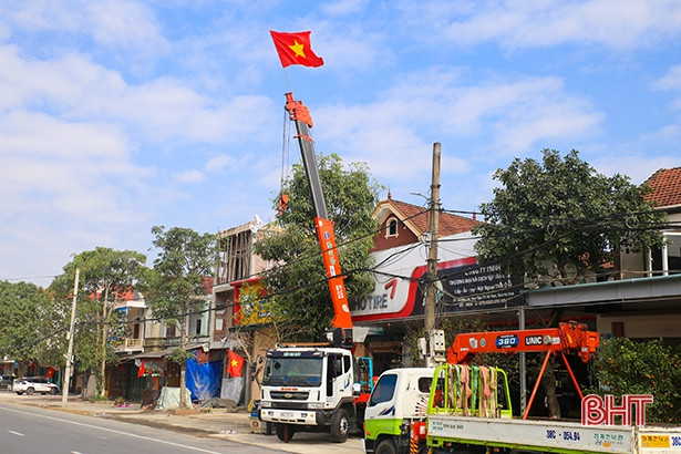 Thành Sen rực rỡ cờ hoa chào đón Xuân Kỷ Hợi