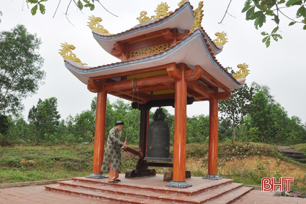 Đầu năm đi lễ đền Trầm Lâm