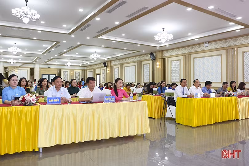 Biểu dương chủ tịch hội phụ nữ giỏi và cán bộ chi hội tiêu biểu