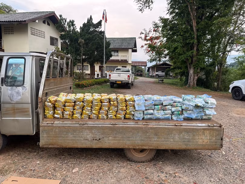 Truy đuổi xe tải chở 150 gói ma túy “thông chốt” kiểm soát ở Lào