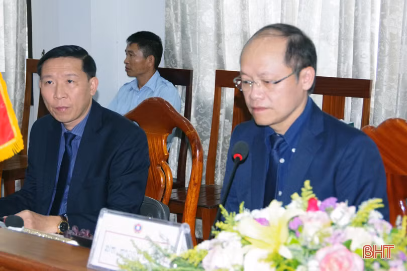 Hà Tĩnh - Thủ đô Viêng Chăn hội đàm về quy tập hài cốt liệt sĩ