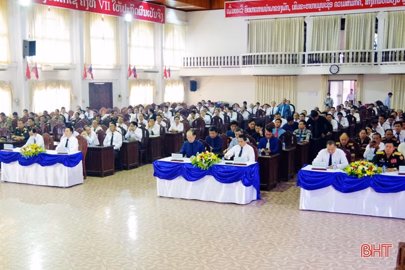 Trang trọng lễ tưởng niệm các liệt sỹ quân tình nguyện Việt Nam tại Bolikhămxay