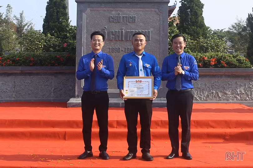 Hà Tĩnh tuyên dương thanh niên làm theo lời Bác và CLB thiện nguyện tiêu biểu