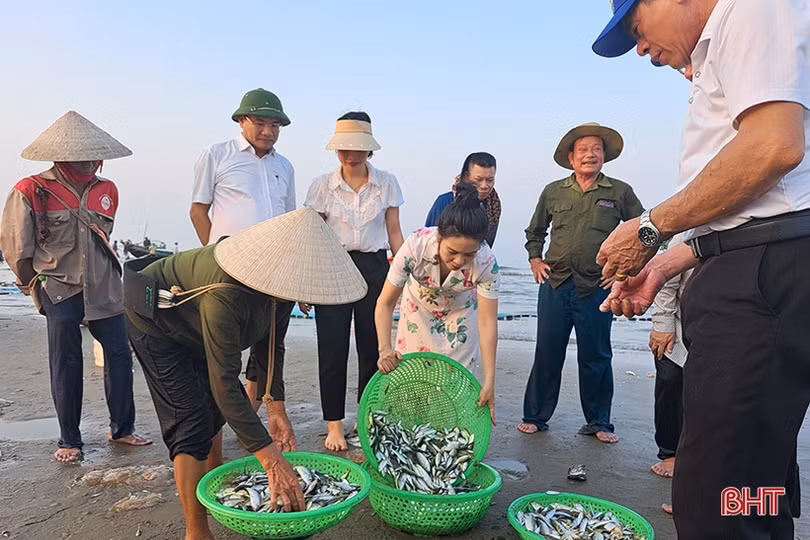 Đặc sắc lễ hội du lịch biển xã Cương Gián