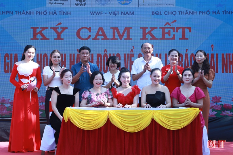 Phụ nữ TP Hà Tĩnh tích cực truyền thông giảm thiểu rác thải nhựa