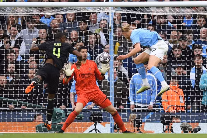 Man City vào chung kết Champions League