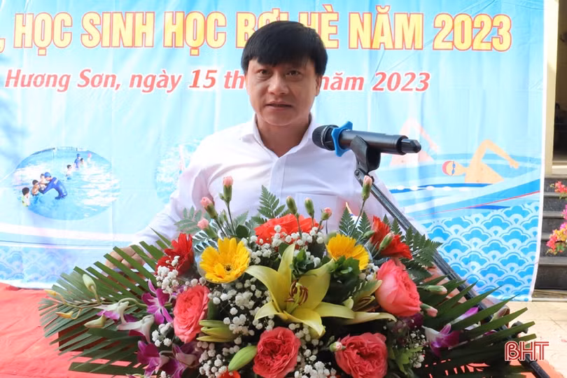 Tạo điều kiện để học sinh Hương Sơn có cơ hội học bơi