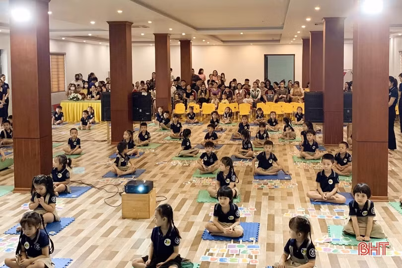 “Siêu nhí” Trung Kiên đấu trí