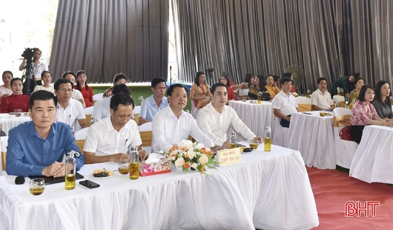 Công bố quyết định thành lập chi bộ trong doanh nghiệp tư nhân ở Hồng Lĩnh