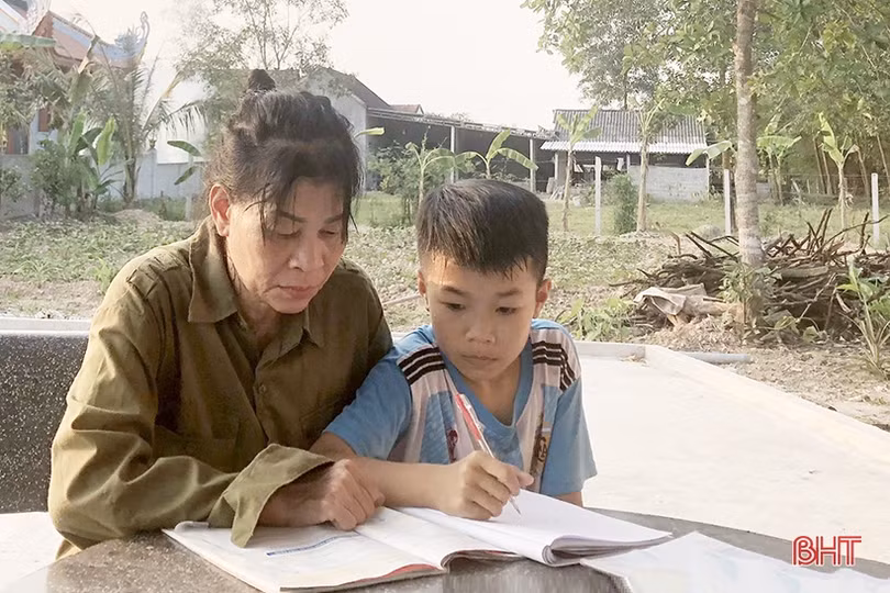 Nhận đỡ đầu trẻ mồ côi khó khăn - mô hình ý nghĩa ở Cẩm Xuyên