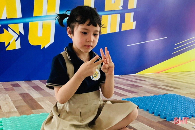 “Siêu nhí” Trung Kiên đấu trí