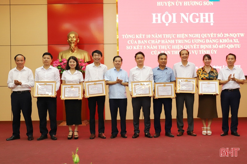 Hương Sơn tích cực đưa các nghị quyết vào cuộc sống ảnh 7 Hương Sơn tích cực đưa các nghị quyết vào cuộc sống