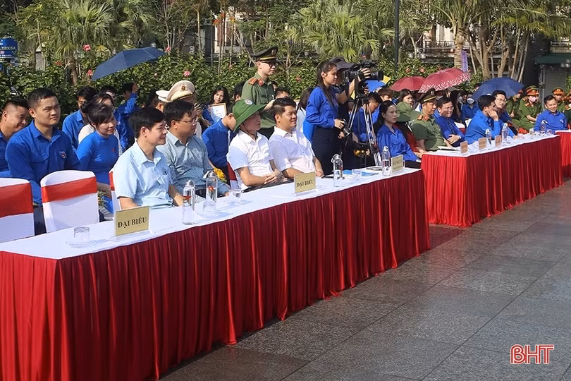 Hà Tĩnh tuyên dương thanh niên làm theo lời Bác và CLB thiện nguyện tiêu biểu