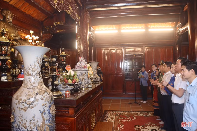 Hà Tĩnh tuyên dương thanh niên làm theo lời Bác và CLB thiện nguyện tiêu biểu