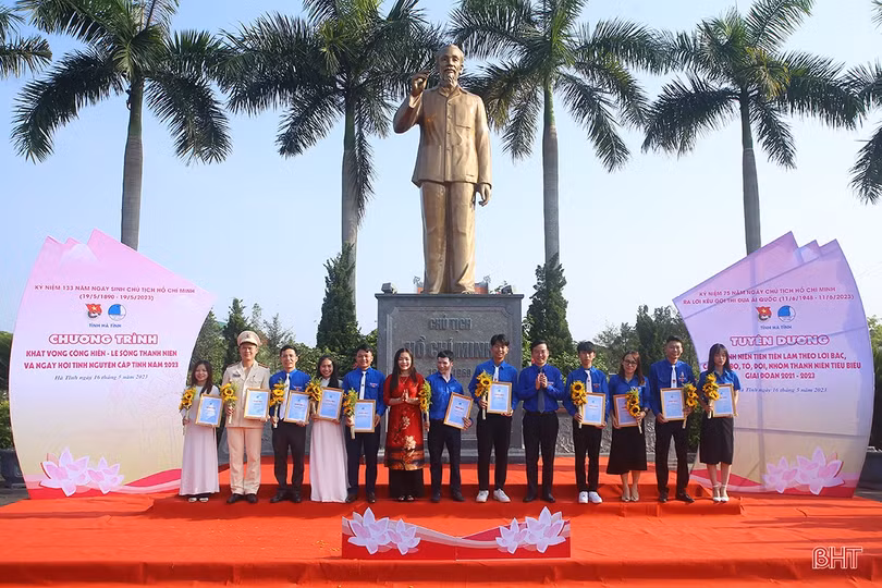 Hà Tĩnh tuyên dương thanh niên làm theo lời Bác và CLB thiện nguyện tiêu biểu