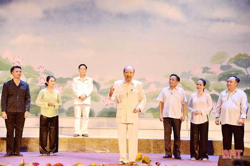 Công diễn vở ca kịch “Lời Bác dặn trước lúc đi xa” tại Can Lộc
