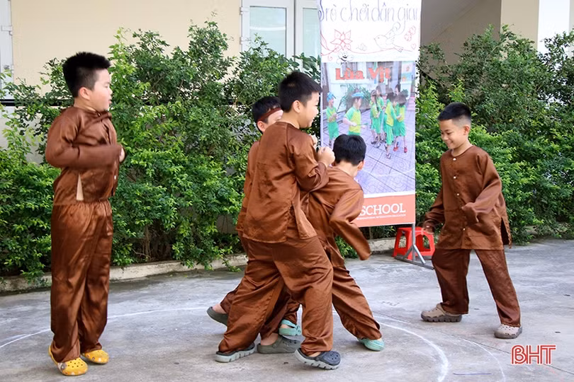 Học sinh iSchool hào hứng với trải nghiệm trò chơi dân gian