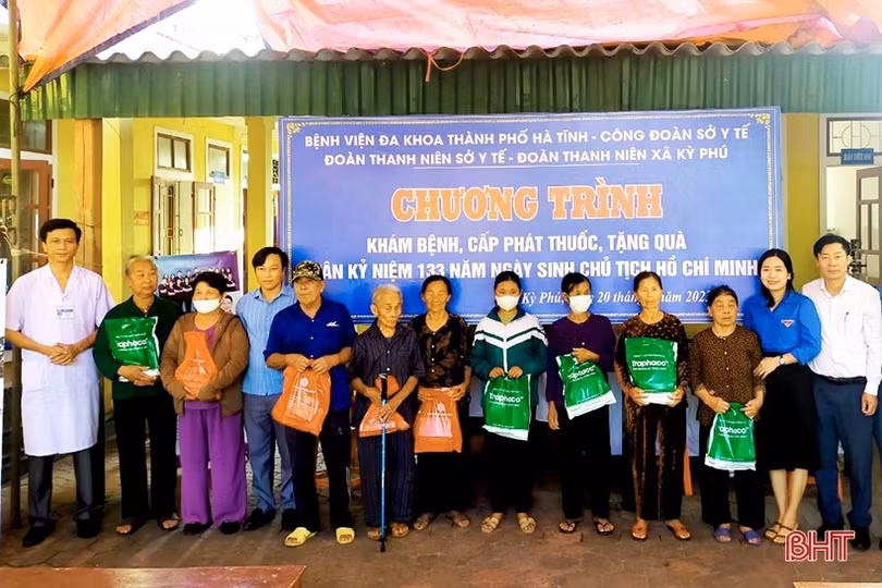 Khám, cấp phát thuốc miễn phí cho 250 người dân huyện Kỳ Anh