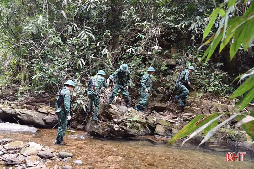 Những bước chân tuần tra trên tuyến biên giới Việt - Lào