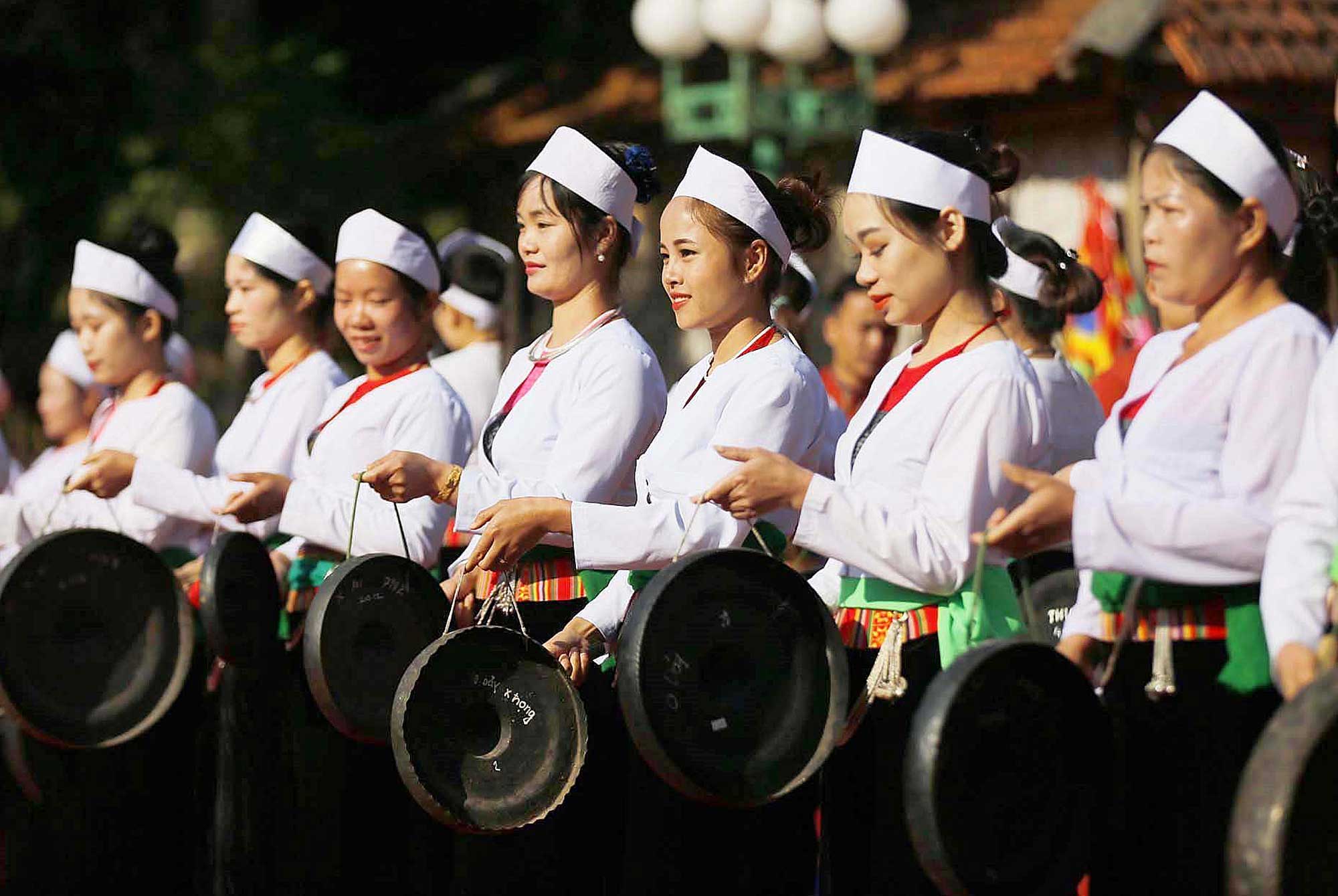 Nhận diện các xu hướng và giải quyết thấu đáo vấn đề đặt ra trong phát triển văn hóa