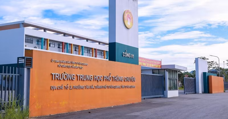 Những nghi vấn có sự bất thường trong coi thi tại điểm thi THPT Chuyên Tuyên Quang
