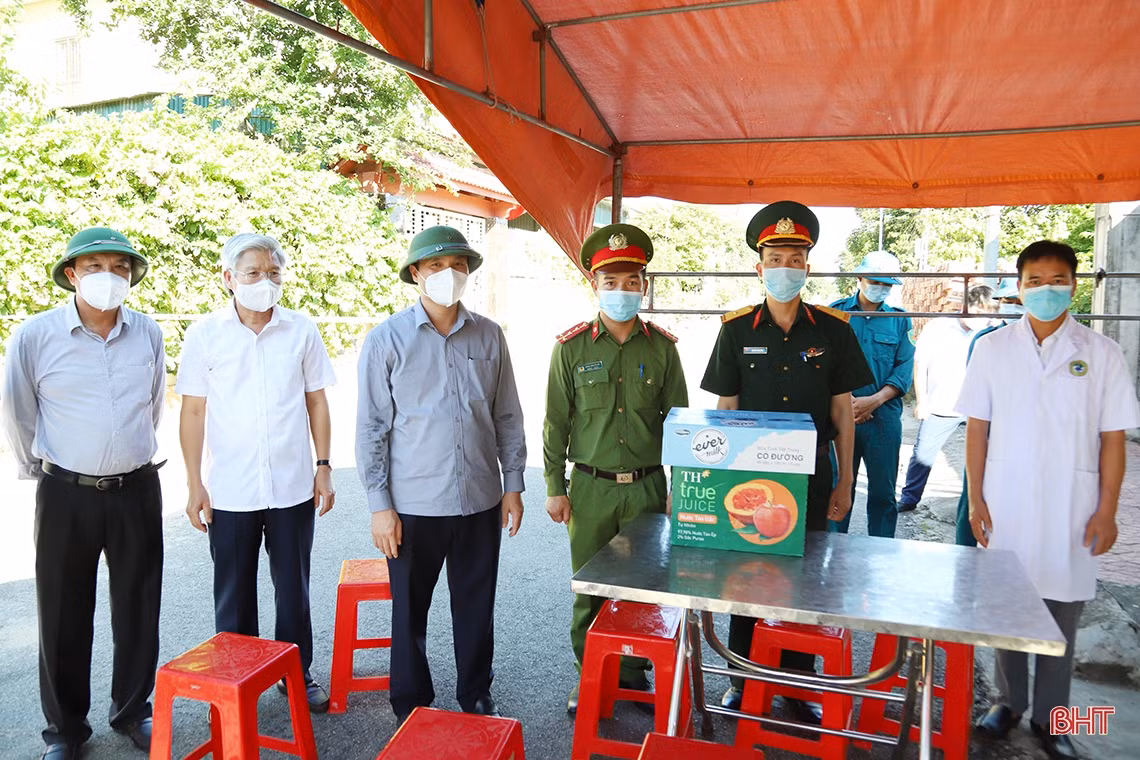 Tuyên truyền để người dân chủ động phòng chống dịch, phát huy vai trò tổ Covid cộng đồng