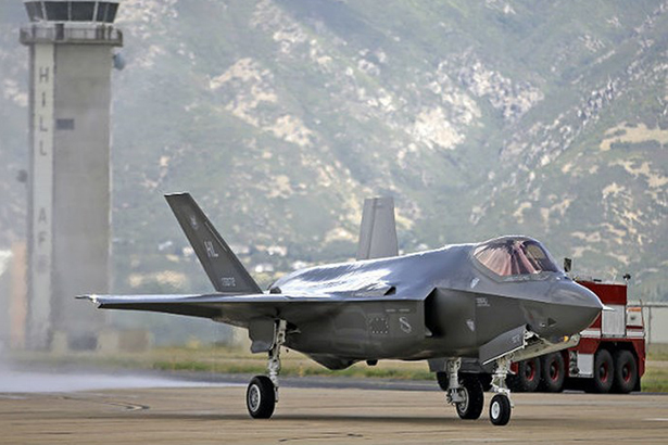 Tăng trưởng chi tiêu cho quân sự trên toàn cầu năm 2018