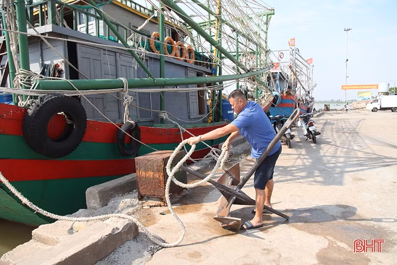 Kiên quyết không để ngư dân ra khơi trước diễn biến phức tạp của thời tiết