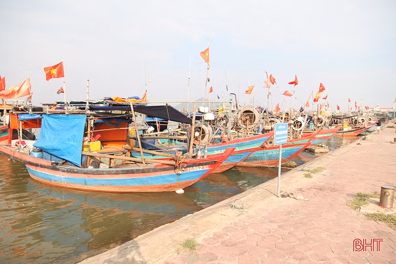 Kiên quyết không để ngư dân ra khơi trước diễn biến phức tạp của thời tiết