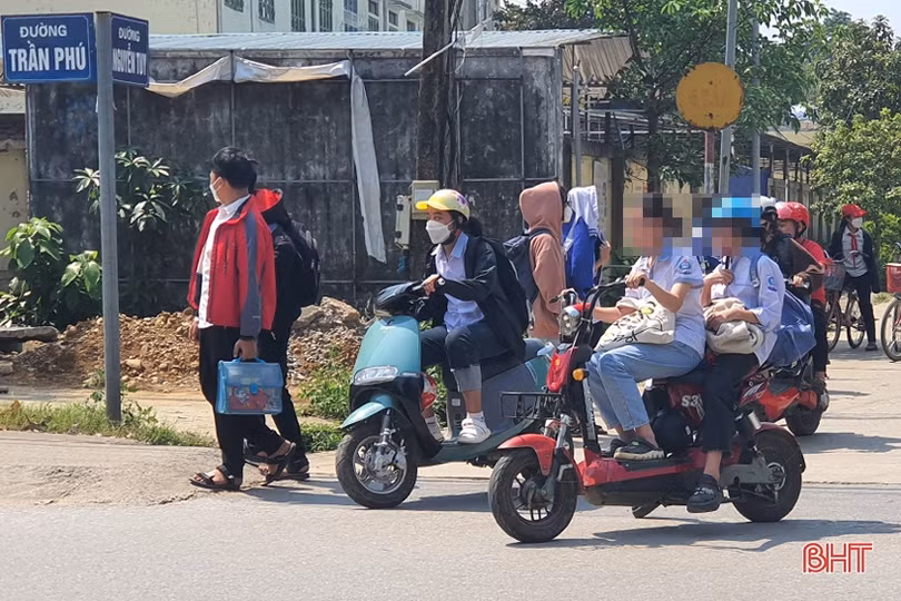 “Nhan nhản” học sinh vi phạm Luật Giao thông ở huyện miền núi Hà Tĩnh