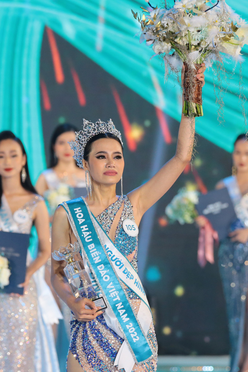 Chỉ một đêm thêm hai tân hoa hậu