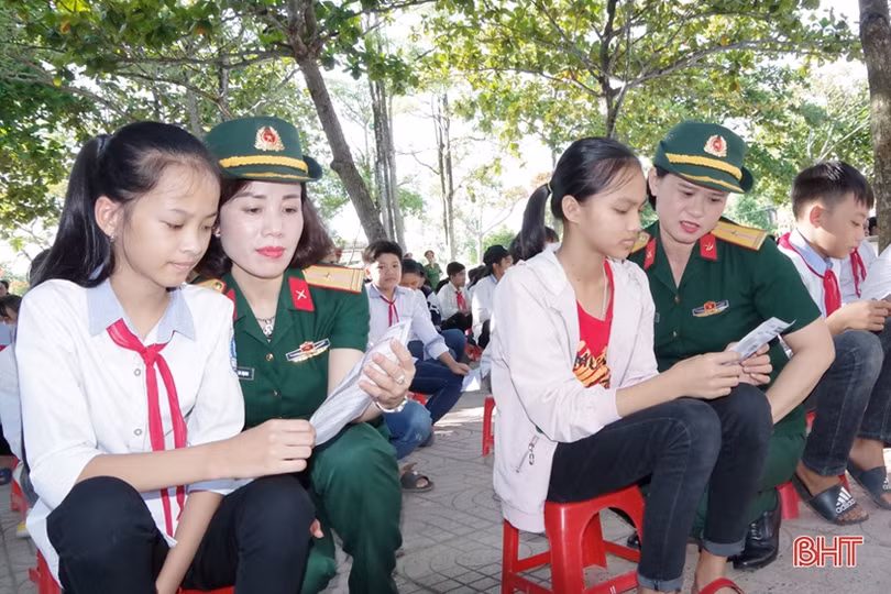 Lan tỏa tấm lòng nhân ái của các nữ quân nhân Hà Tĩnh