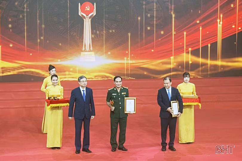 Hà Tĩnh đạt giải xuất sắc Cuộc thi viết về bảo vệ nền tảng tư tưởng của Đảng