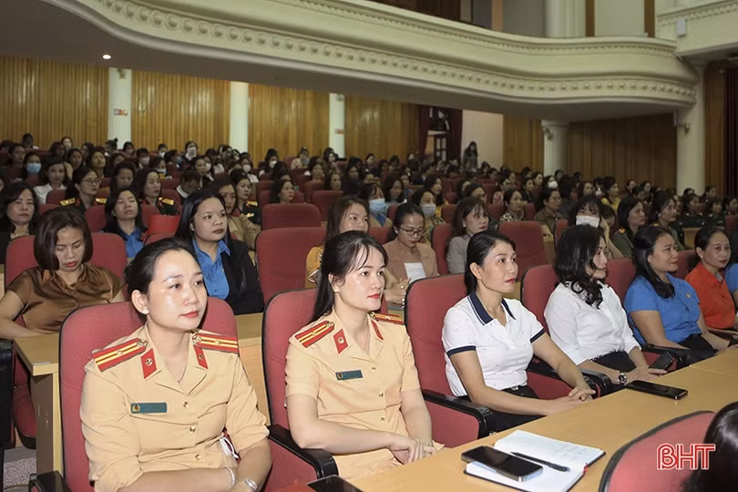 Phụ nữ Hà Tĩnh “ngẫm Kiều” để xây dựng hạnh phúc gia đình