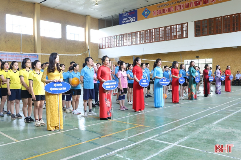 Liên đoàn Lao động tỉnh vô địch giải bóng chuyền hơi khối mặt trận, đoàn thể 