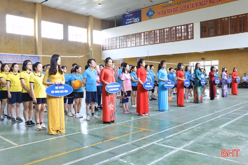 Liên đoàn Lao động tỉnh vô địch giải bóng chuyền hơi khối mặt trận, đoàn thể 