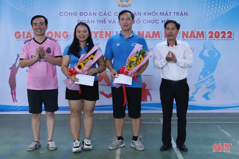 Liên đoàn Lao động tỉnh vô địch giải bóng chuyền hơi khối mặt trận, đoàn thể 