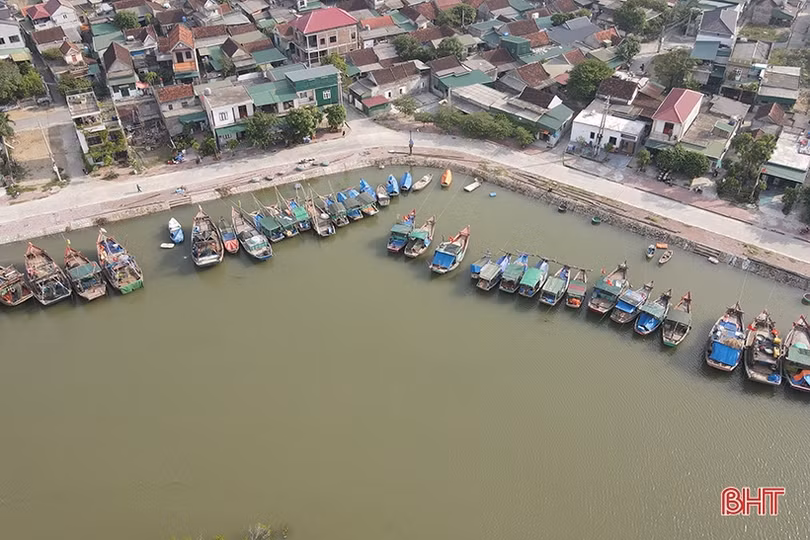 Kiên quyết không để ngư dân ra khơi trước diễn biến phức tạp của thời tiết