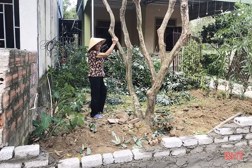 Người dân xã ven biển Hà Tĩnh hiến hơn 400 mét vuông đất mở rộng đường giao thông